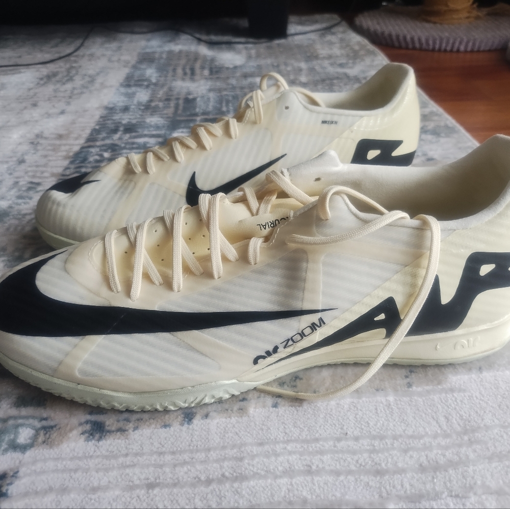 Nike mercurial academy indoor soccer shoes